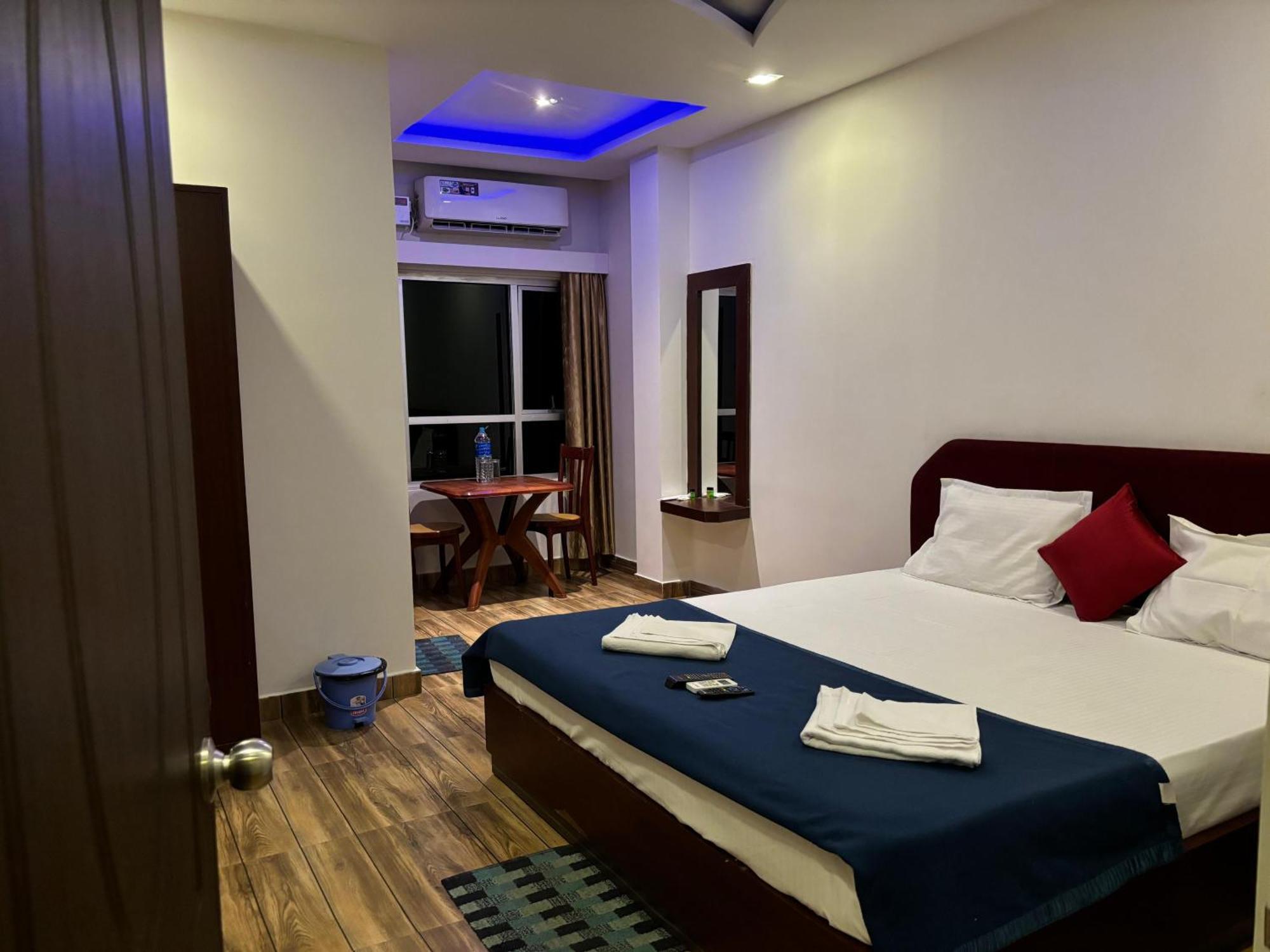 The Tamarind Tree Hotel & Restaurant Shadipur Exteriör bild