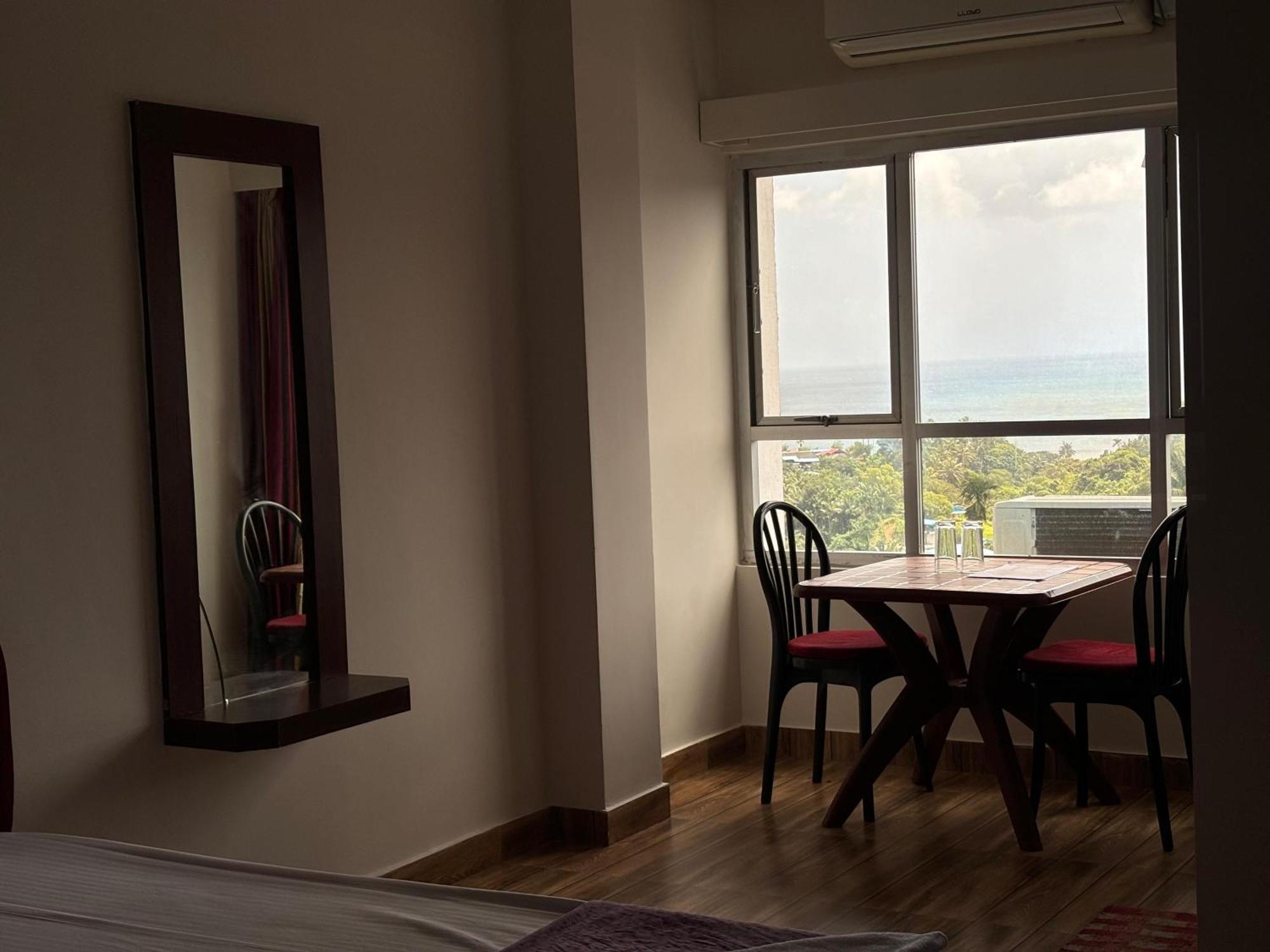The Tamarind Tree Hotel & Restaurant Shadipur Exteriör bild